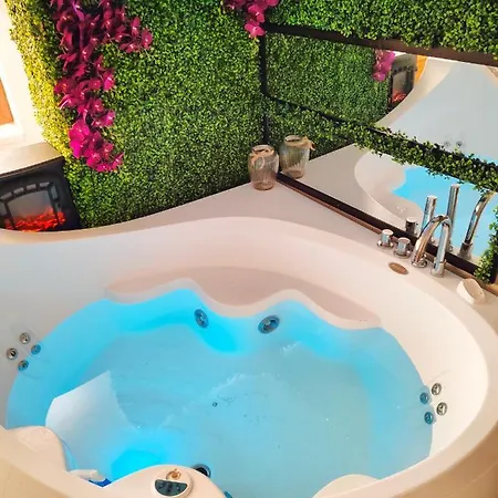 Jacuzzi & Garden *